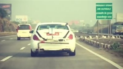 الكثافة السكانية بالهند ترهق سيارات مرسيدس (فيديو)