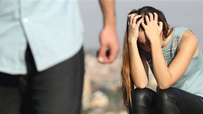 «خيانة مستعجلة».. زوج يخون زوجته مع راقصة بعد 15 دقيقة من عقد القران.. سيدة تضبط شريك عمرها بعد أسبوع من الارتباط الرسمي.. وآخر يودع العزوبية مع «خادمة» في حفل زفافه