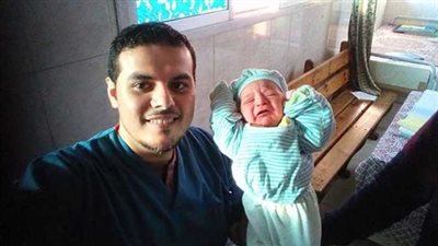 نشرة الحوادث وأبرزها: جد «رضيع السيلفي» بعد إخلاء سبيل نجله: «تزوج رسميًا»