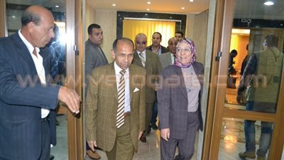 بالصور.. محافظ الفيوم يستقبل 