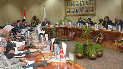 مجلس جامعة أسيوط يوافق على تعيين 4 أساتذة جدد