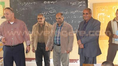 بالصور.. محافظ المنيا يكلف رؤساء المدن بمتابعة المعاهد الأزهرية