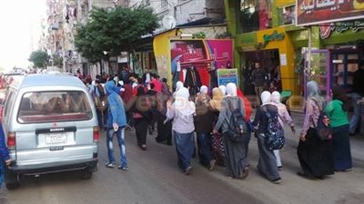 طالبات الإرهابية ينظمن مسيرة بمنطقة الورديان في الإسكندرية