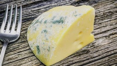 «التموين»: ضبط 960 كيلو جبن رومى فاسد بالعبور