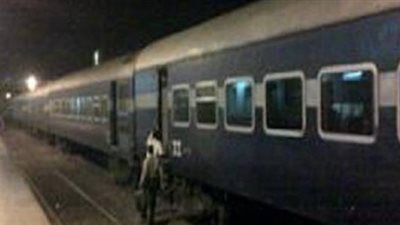 إصابة شخصين صدمهما قطار أثناء عبورهما مزلقان في الدقهلية