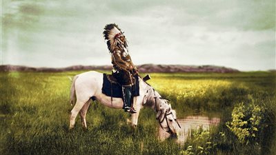 أول صور ملونة لآخر سكان أمريكا الأصليين