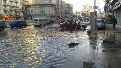 توقف حركة المرور بطريق 