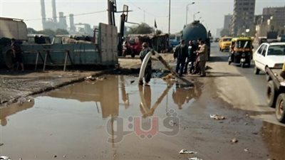 غرق شوارع شبرا الخيمة بسبب كسر ماسورة مياه (صور)