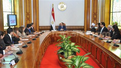 تفاصيل لقاء «السيسي» والمجلس التخصصي للتنمية المجتمعية.. الرئيس يؤكد أهمية العقلية الإسلامية المعتدلة لمكافحة الإرهاب.. يبحث إنشاء مدينة رفح الجديدة.. مبادرة لترشيد الكهرباء.. وبث قناة خاصة 