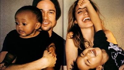 صورة نادرة لأنجلينا جولي وبراد بيت مع مادوكس وزهرة