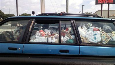 بالصور.. أطرف مواقف سائقى السيارات من مختلف أنحاء العالم