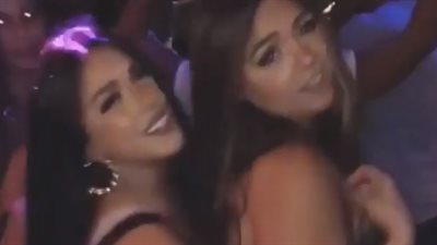 وصلة رقص مثيرة لـ«سارة سلامة» وشقيقتها (فيديو)