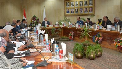 منح 22 درجة دكتوراه و43 ماجستير بجامعة أسيوط