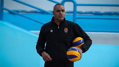 مدرب «طائرة الأهلي» يشكر الجمهور على دعم اللاعبات في البطولة العربية