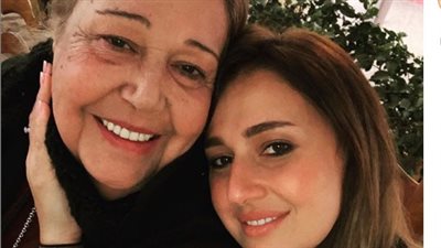 حلا شيحة عن والدتها: «أغلى الحبايب»