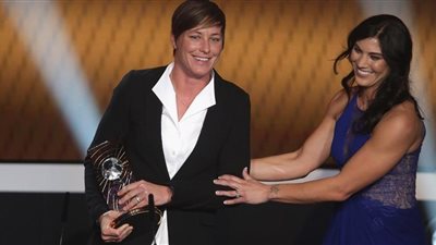 «وامباك» و«مارتا» و«أنجيرير» يتنافسون على لقب أفضل لاعبة في العالم