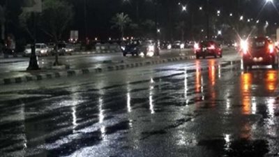 إعادة فتح طرق الوادى الجديد المغلقة عقب اتضاح الرؤية أمام قائدى السيارات