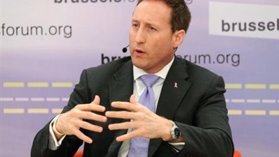 كندا تتجسس على 