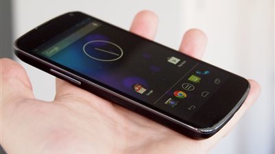 «نيكسس الجديد» يحتوي على 3 لوحات للمفاتيح وكاميرا «12MP»