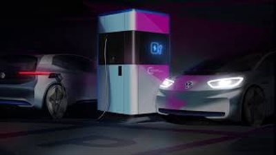 فولكس فاجن تبتكر بنوك طاقة للسيارات الكهربائية (فيديو)