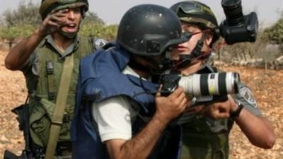 تقرير: 838 انتهاكا إسرائيليا في حق الصحفيين الفلسطينيين