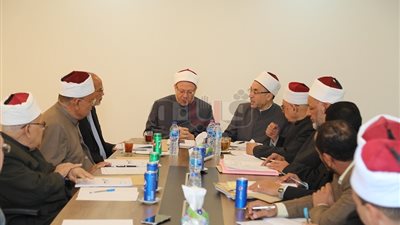 البحوث الفقهية تناقش قضايا تشتبك مع الواقع وتمس حياة الناس