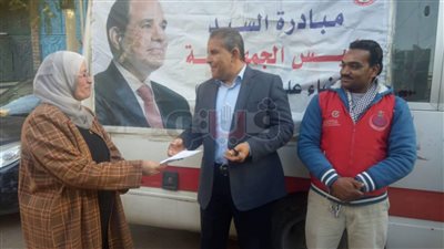 طاهر أبو زيد يشارك بـ«100 مليون صحة» ويجري فحص فيروس سي (صور)
