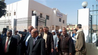 بالفيديو.. محافظ الجيزة يتفقد الوحدة الصحية بجرزا