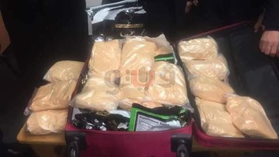 ضبط ٤١ كيلو من مخدر الفودو بحوزة راكب بمطار القاهرة