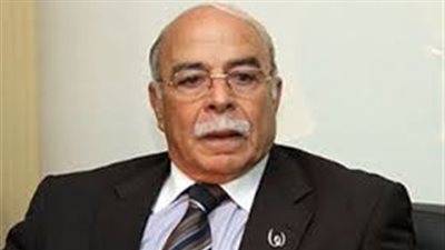 «درويش» يعد لاعبي الزمالك بصرف مكافآت عقب العودة للقاهرة