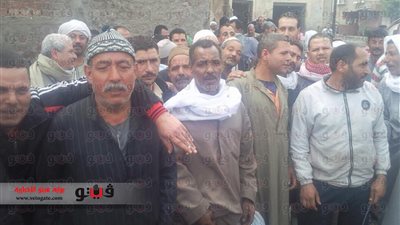 بالصور.. العاملون بنظافة طنطا يرفضون اقتراحات رئيس المدينة لفض إضرابهم