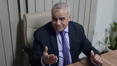 هدايا محمود هاشم الممنوعة من الوصول.. روتين التسجيل يعطل تطبيق براءات الاختراع للقضاء على ذبابة الفاكهة بأشعة الشمس.. ابتكاراته في القضاء على الملاريا نجحت في أفريقيا وتاهت في دوامات وزارة الصحة