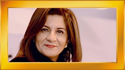 معاونو وزيرة الهجرة: الإيمان بالله مفتاح نجاح السفيرة نبيلة.. تستشهد بآيات قرآنية في خطبها.. وردَت الجميل لأستاذتها في عيد الأم.. وفتحت خطا ساخنا مع الأزهر للتعاون مع الوزارة