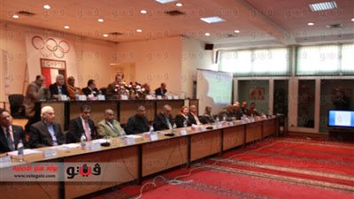 «زين» يبدأ مؤتمره الصحفى بالوقوف دقيقة حداد على أرواح الشهداء