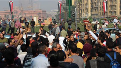 كر وفر بين الأمن والمتظاهرين بـ«عبد المنعم رياض»