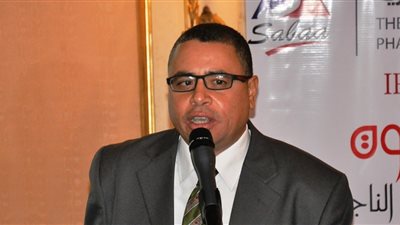 «العطيفى»: تراجع النفط وترقب المستثمرين وراء تراجع البورصة