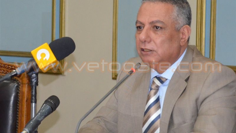 الدكتور محمود أبو