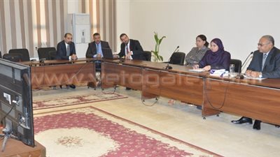 «البتيتي» يبحث إنشاء محطة كهرباء «الطاقة الشمسية» ببني سويف