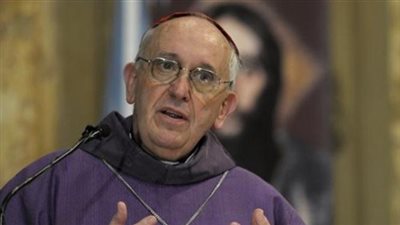 بابا الفاتيكان يدعو إلى الابتعاد عن اكتناز المال