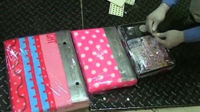 القبض على طيار أمريكى بحوزته 10 كيلو كوكايين