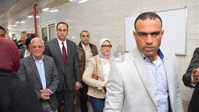 وزيرة الصحة تشيد بمعدل تطوير مستشفى أورام الأطفال في بورسعيد (صور)