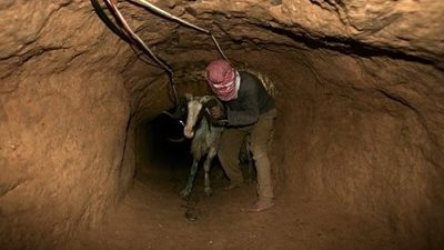 حماس تعيد بناء أنفاق التهريب على الحدود التي دمرها الجيش