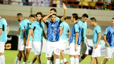 حافلة الزمالك تصل برج العرب لمواجهة الاتحاد السكندري