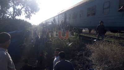 النيابة العامة تعاين موقع حادث تصادم «قطار البحيرة» (صور)