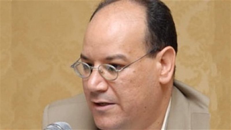  المحامى والناشط