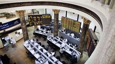 تباين مؤشرات البورصة في مستهل التعاملات