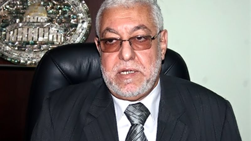 الدكتور محمود حسين،