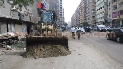 بالصور.. «نظافة الجيزة» ترفع كفاءة شارع العروبة تنفيذا لتكليفات المحافظ