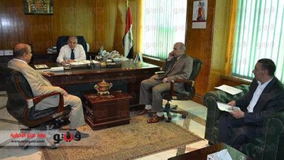 تزويد مزلقانات الفيوم بوسائل الإنارة والاتصال لحين تطويرها جذريًا