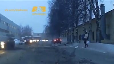 بالفيديو.. أغرب حوادث الطرق في روسيا